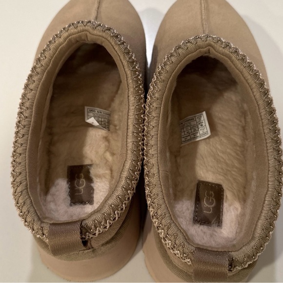 Ugg tazz new without box size 9 - Picture 2 of 4
